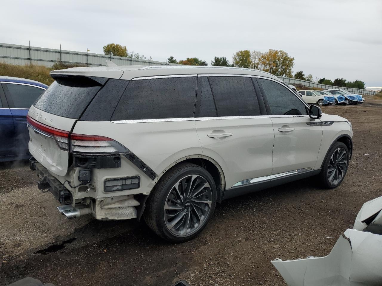 2020 Lincoln Aviator Reserve - Image 3