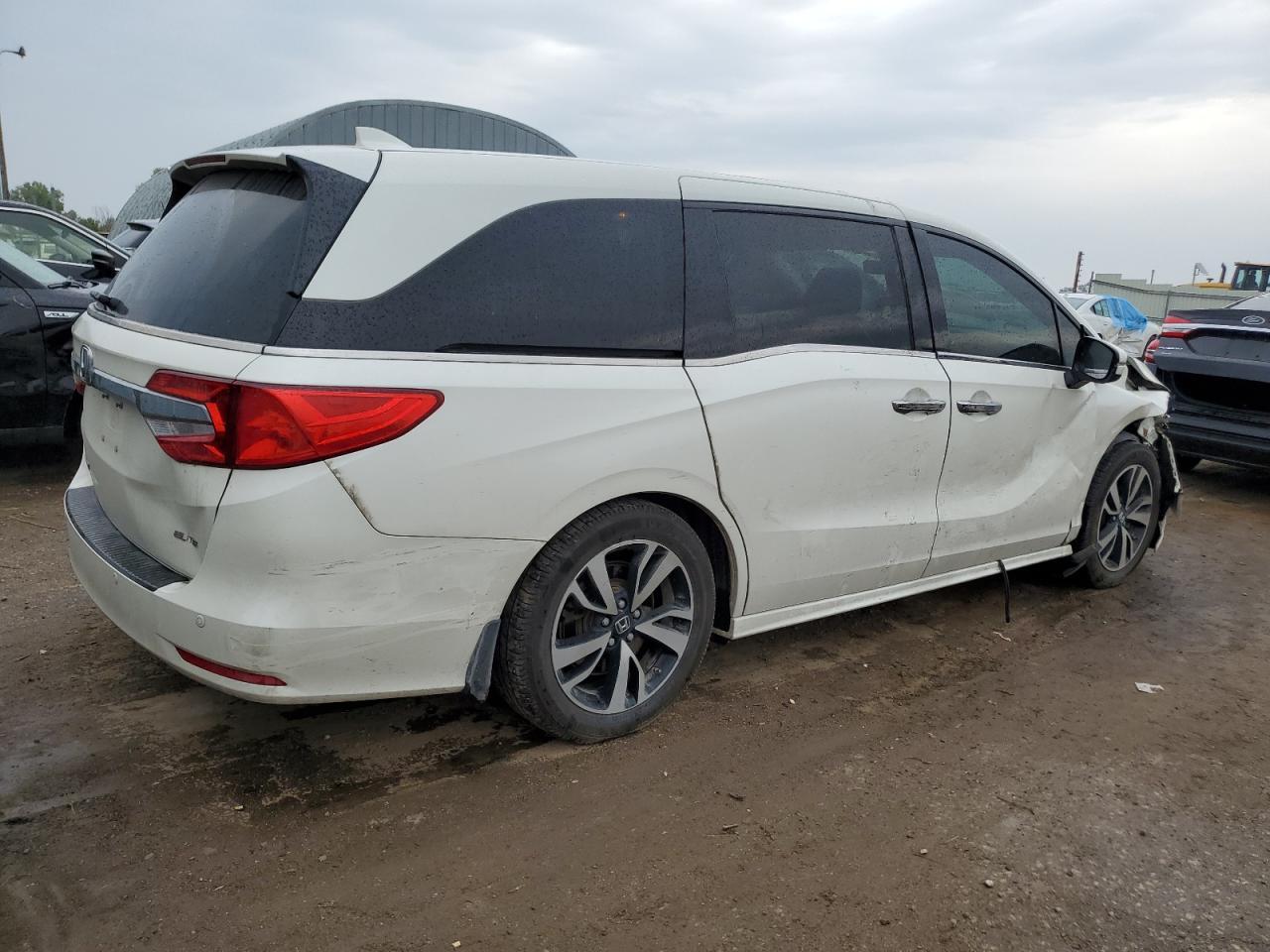 2018 Honda Odyssey Elite - Image 3