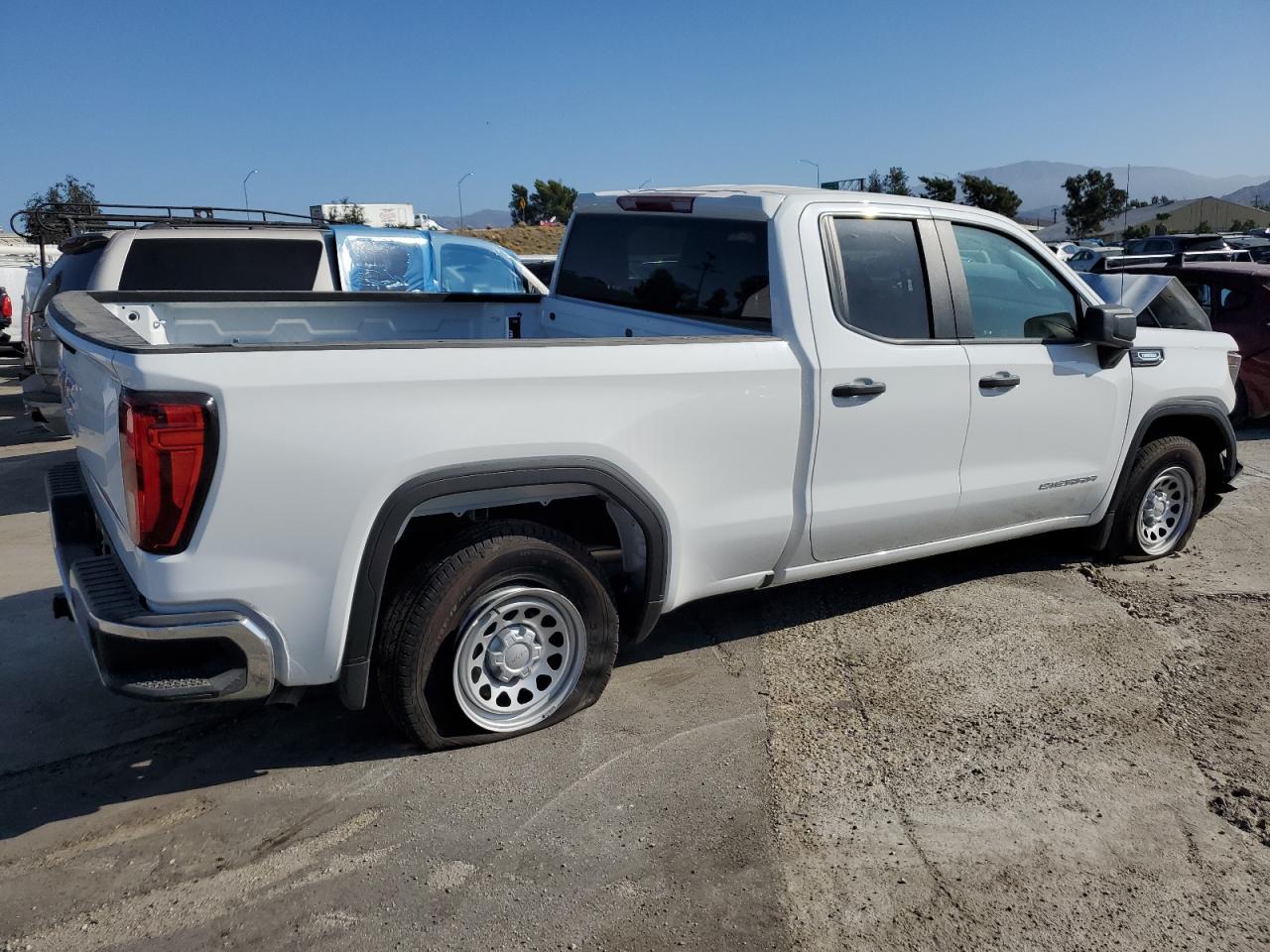 2025 GMC Sierra C1500 - Фото 3