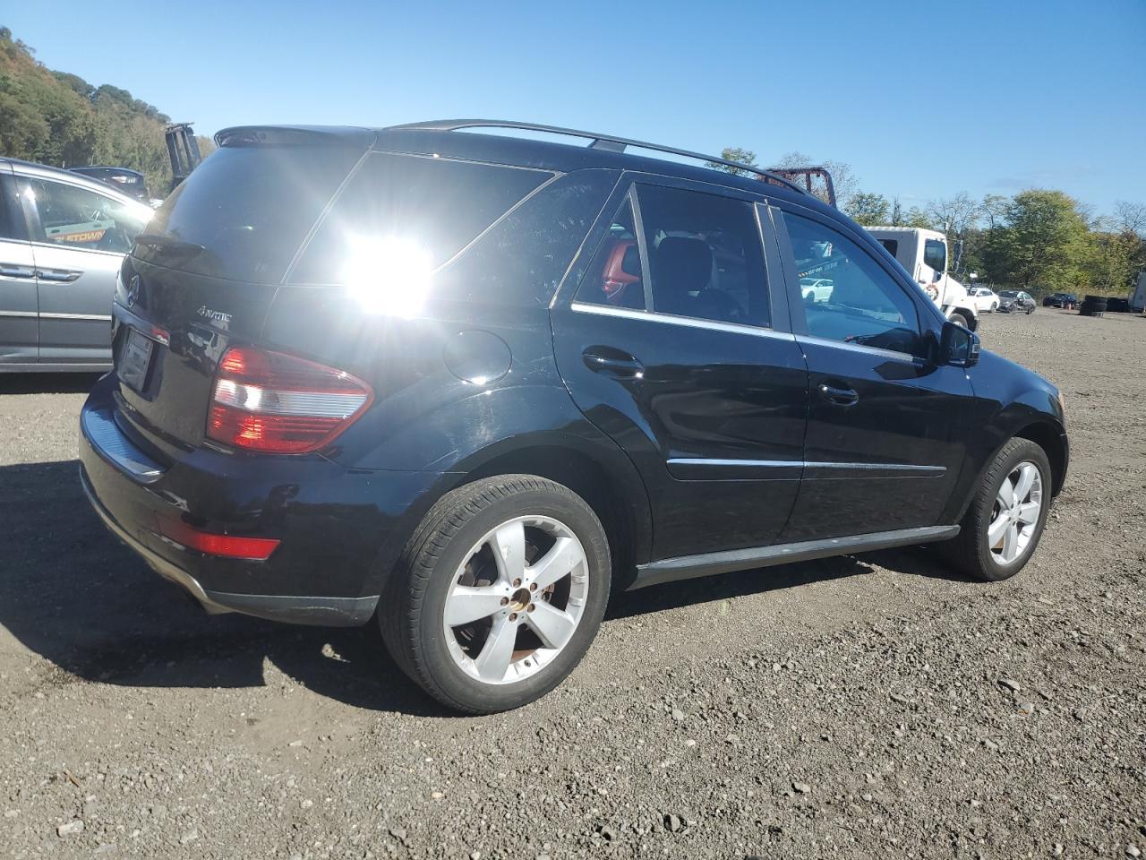2011 Mercedes-Benz Ml 350 4Matic - Image 3