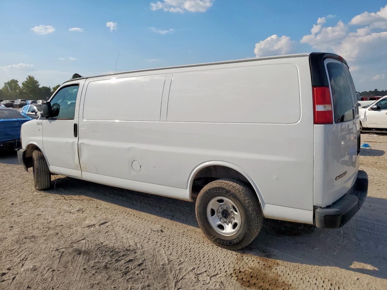 2019 Chevrolet Express G3500 - Фото 2