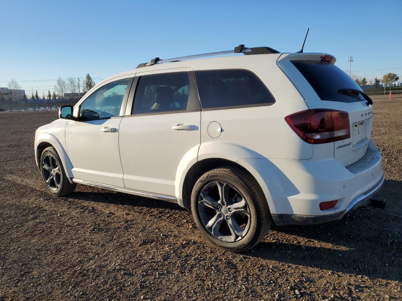 2018 Dodge Journey Crossroad - Image 2