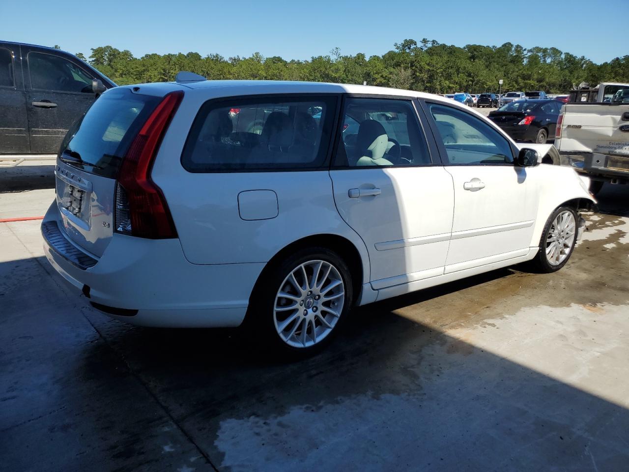 2009 Volvo V50 2.4I - Фото 3