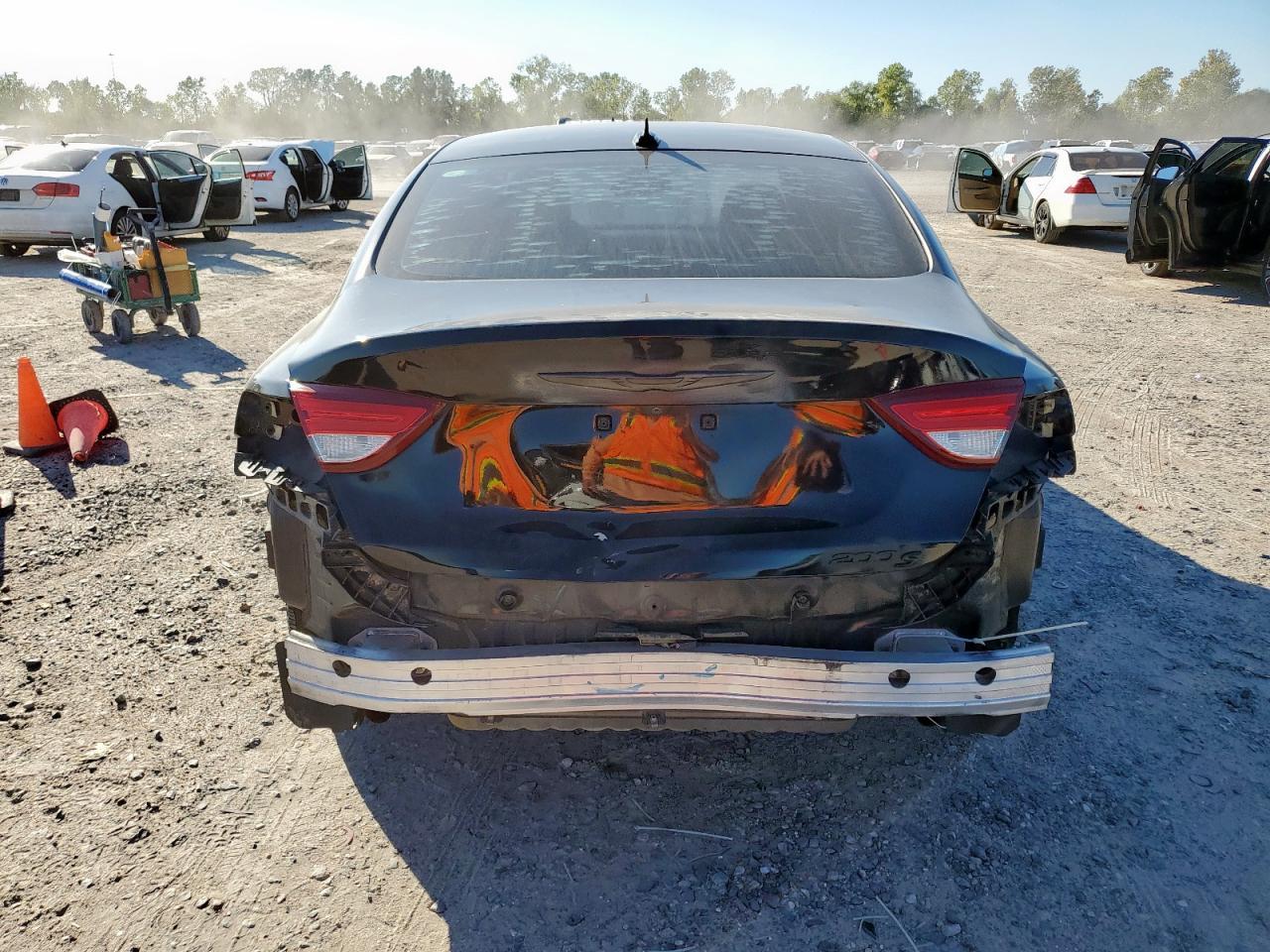 2015 Chrysler 200 S - Фото 6