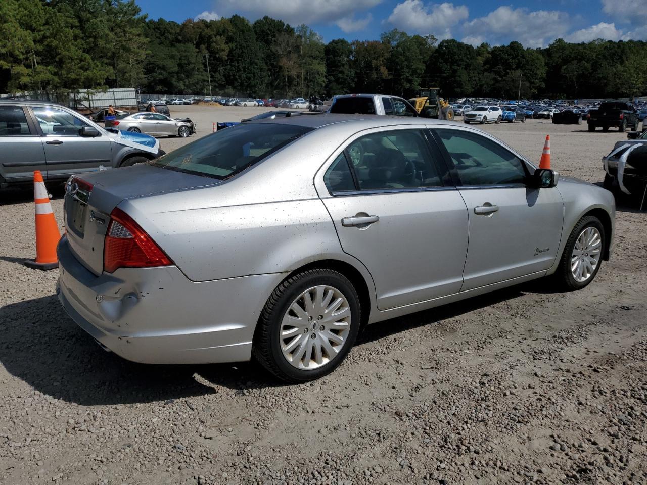2012 Ford Fusion Hybrid - Image 3