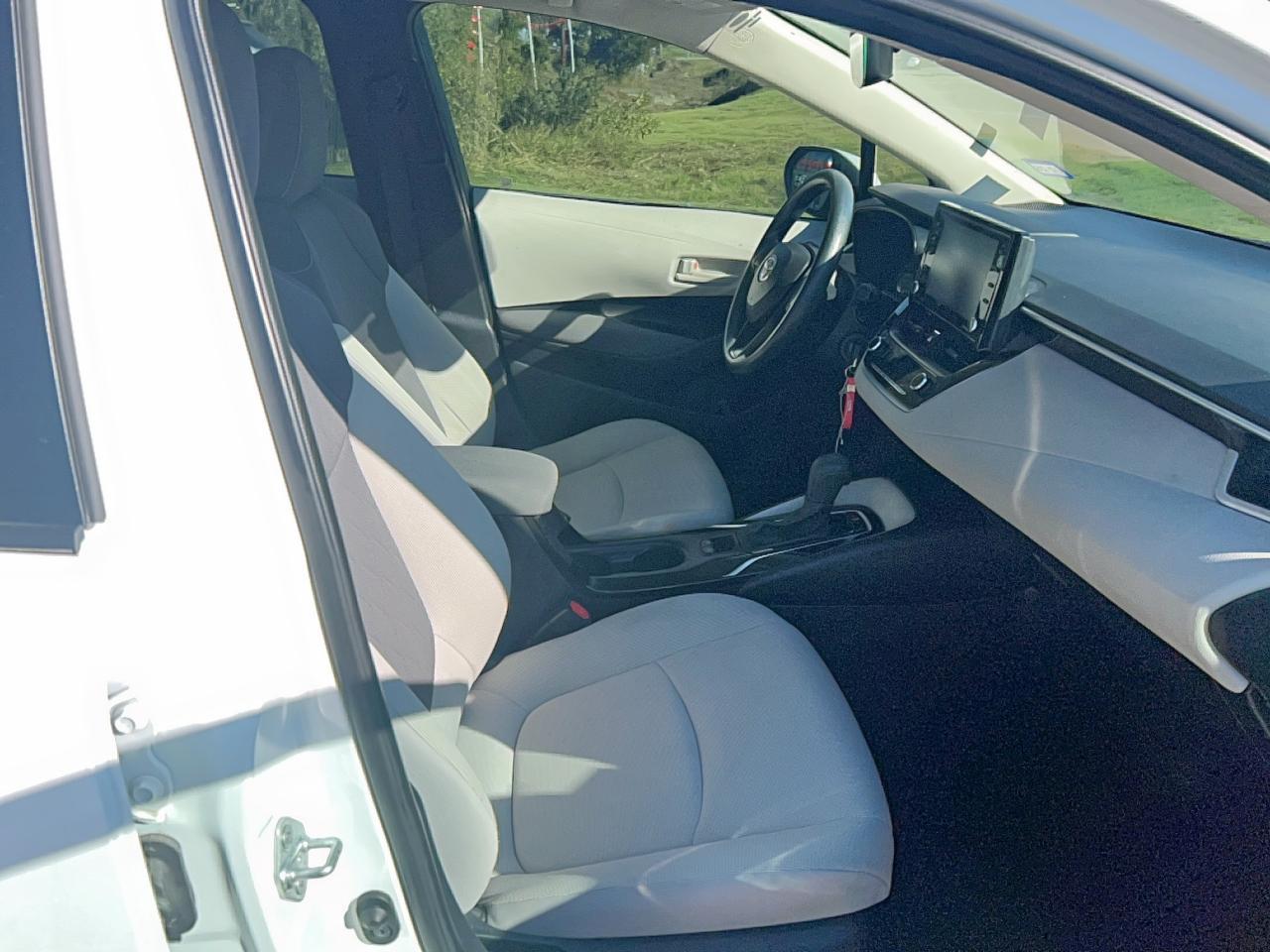 2022 Toyota Corolla Le - Image 5