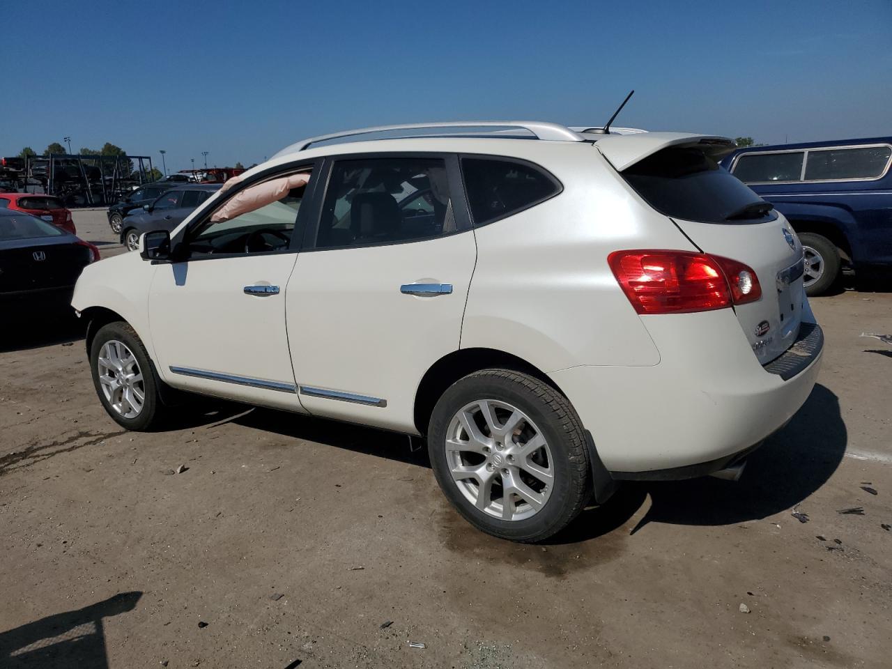 2013 Nissan Rogue S - Фото 2