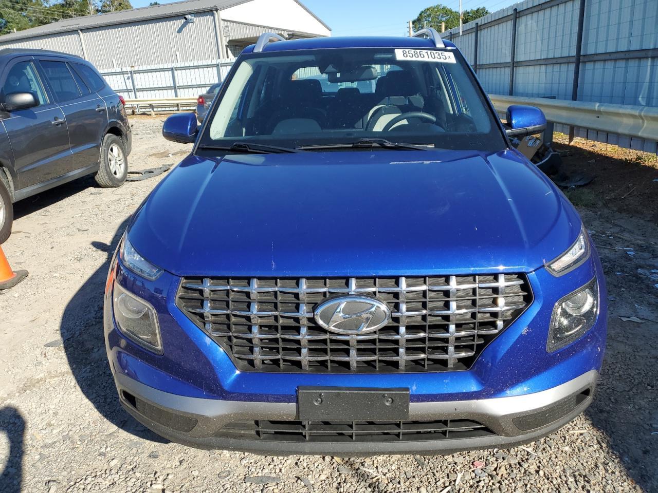 2020 Hyundai Venue Sel - Image 5