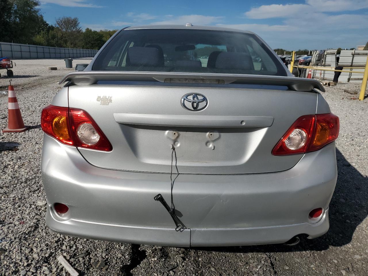 2010 Toyota Corolla Base - Фото 6