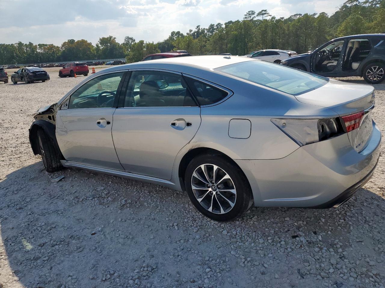 2016 Toyota Avalon Xle - Фото 2