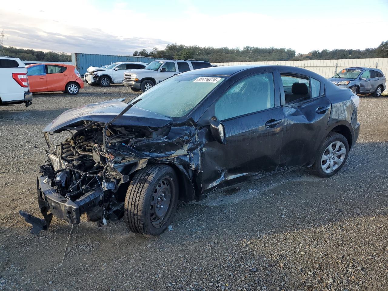 2013 Mazda 3 I