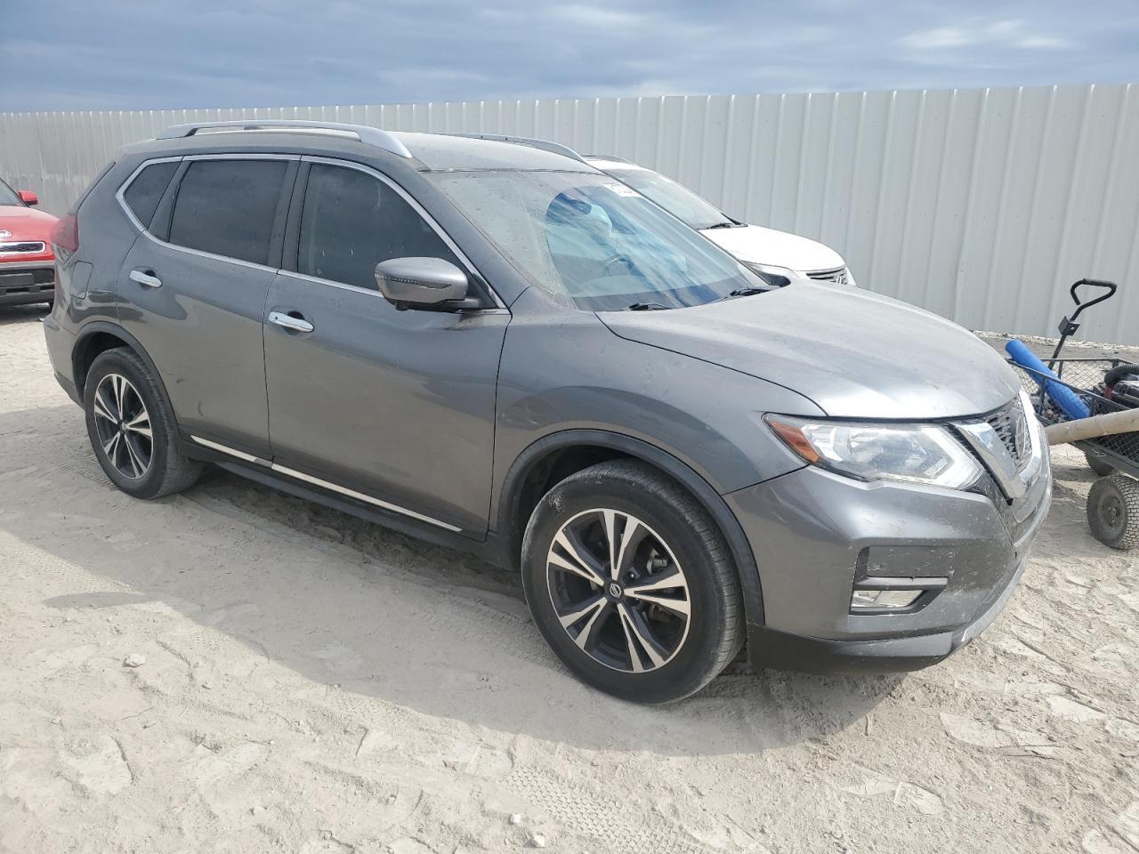 2018 Nissan Rogue S - Image 4