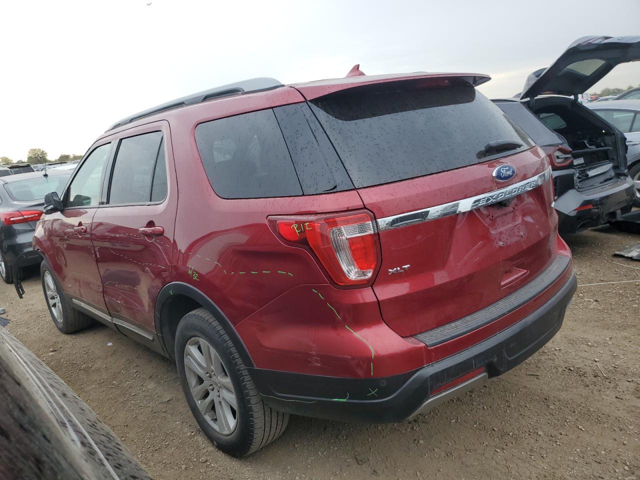 2019 Ford Explorer Xlt - Фото 2