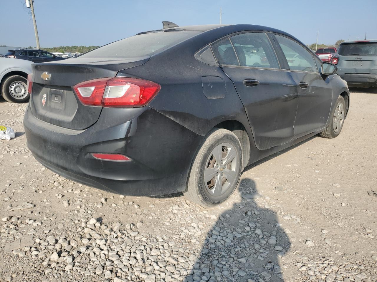 2018 Chevrolet Cruze Ls - Фото 3