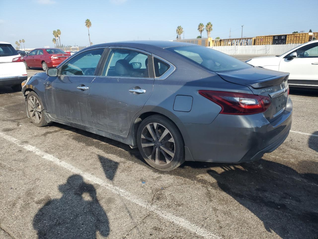 2017 Nissan Altima 2.5 - Фото 2