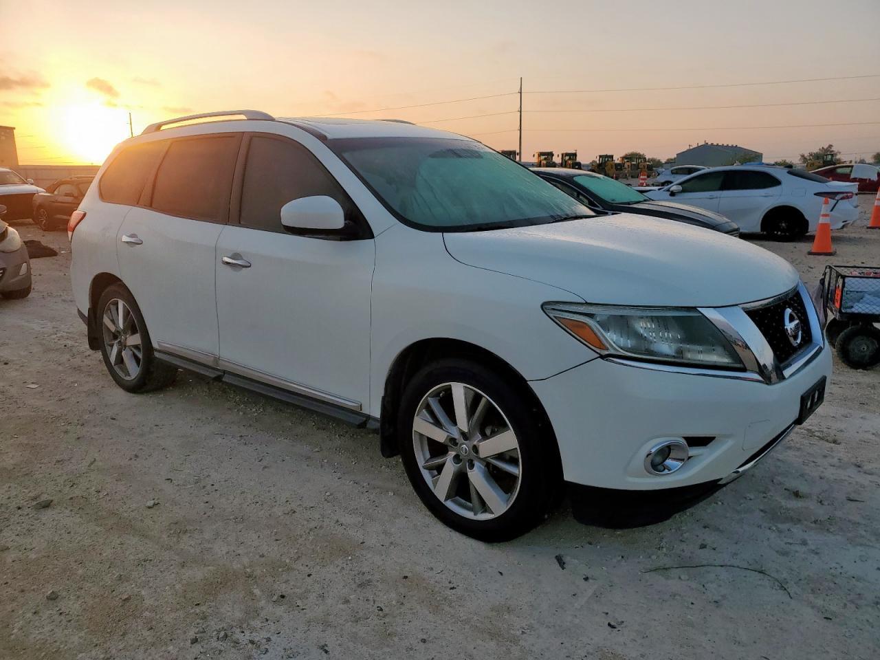 2014 Nissan Pathfinder S - Фото 4