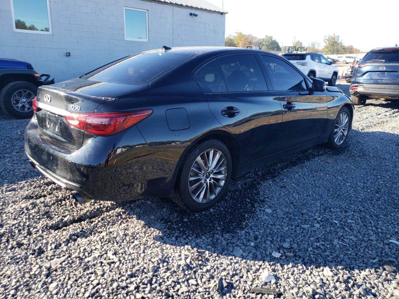 2019 Infiniti Q50 Luxe - Фото 3