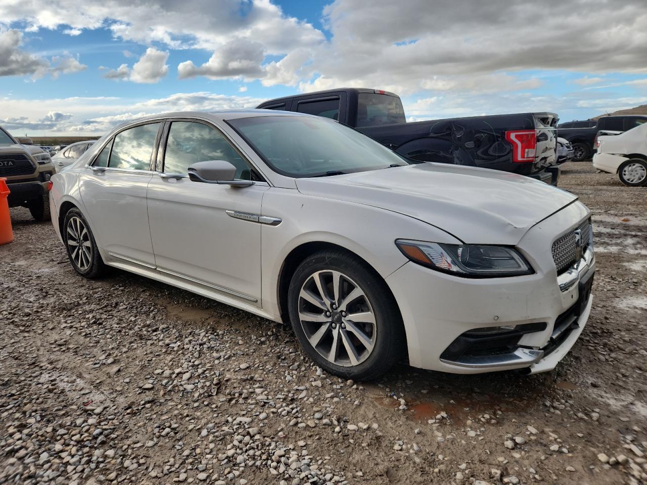 2017 Lincoln Continental Premiere - Фото 4