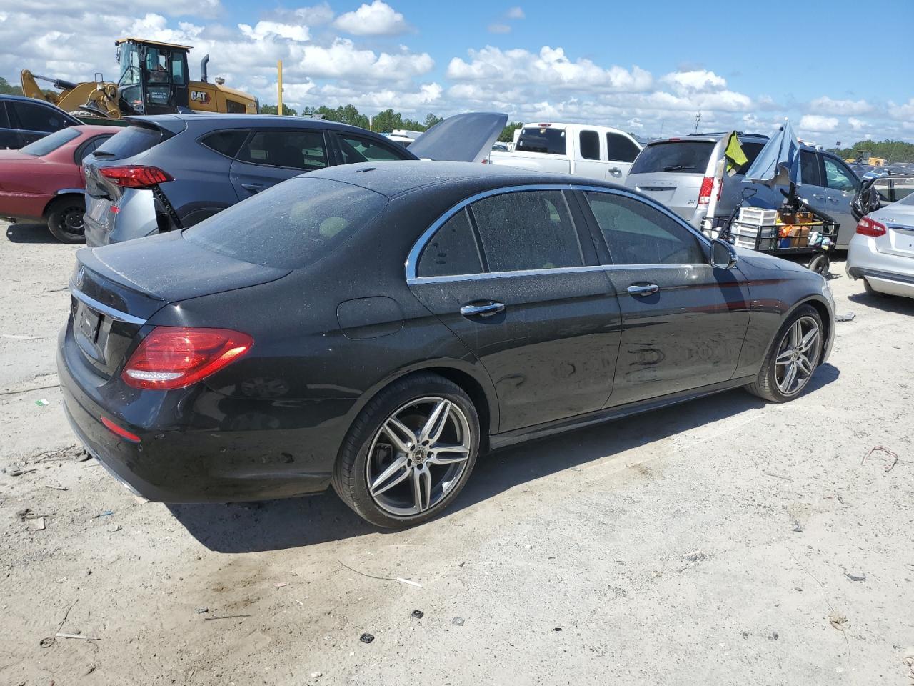 2019 Mercedes-Benz E 300 - Фото 3