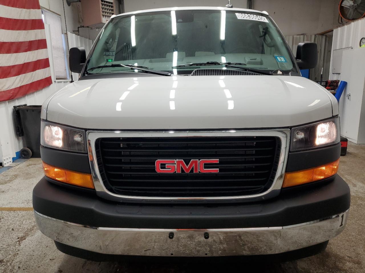 2025 GMC Savana G3500 Lt - Фото 5