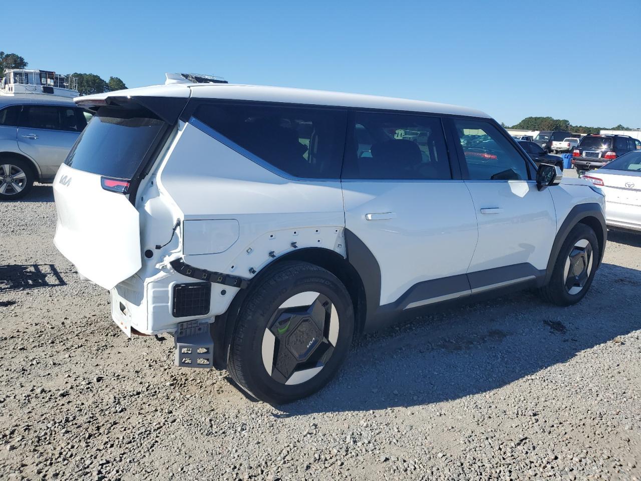 2024 Kia Ev9 Light - Image 3