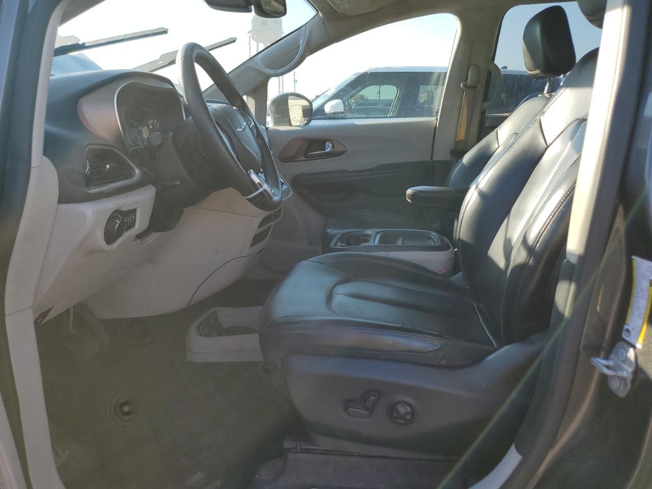 2020 Chrysler Voyager Lxi - Image 7