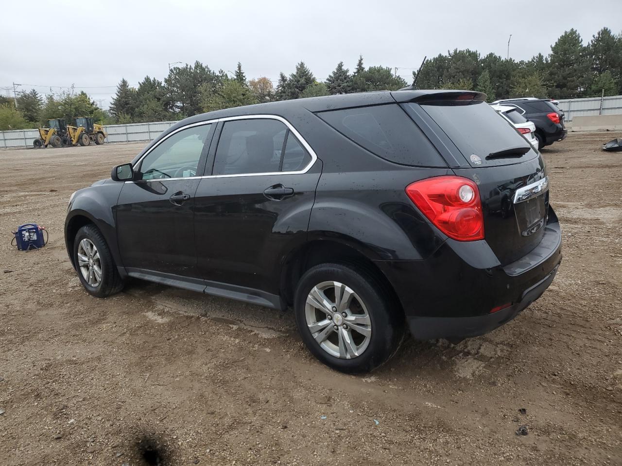 2013 Chevrolet Equinox Ls - Image 2