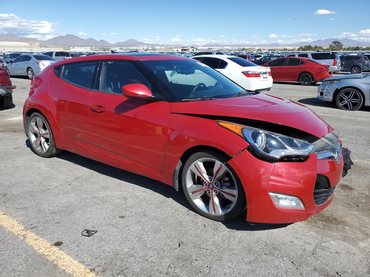 2016 Hyundai Veloster - Фото 4