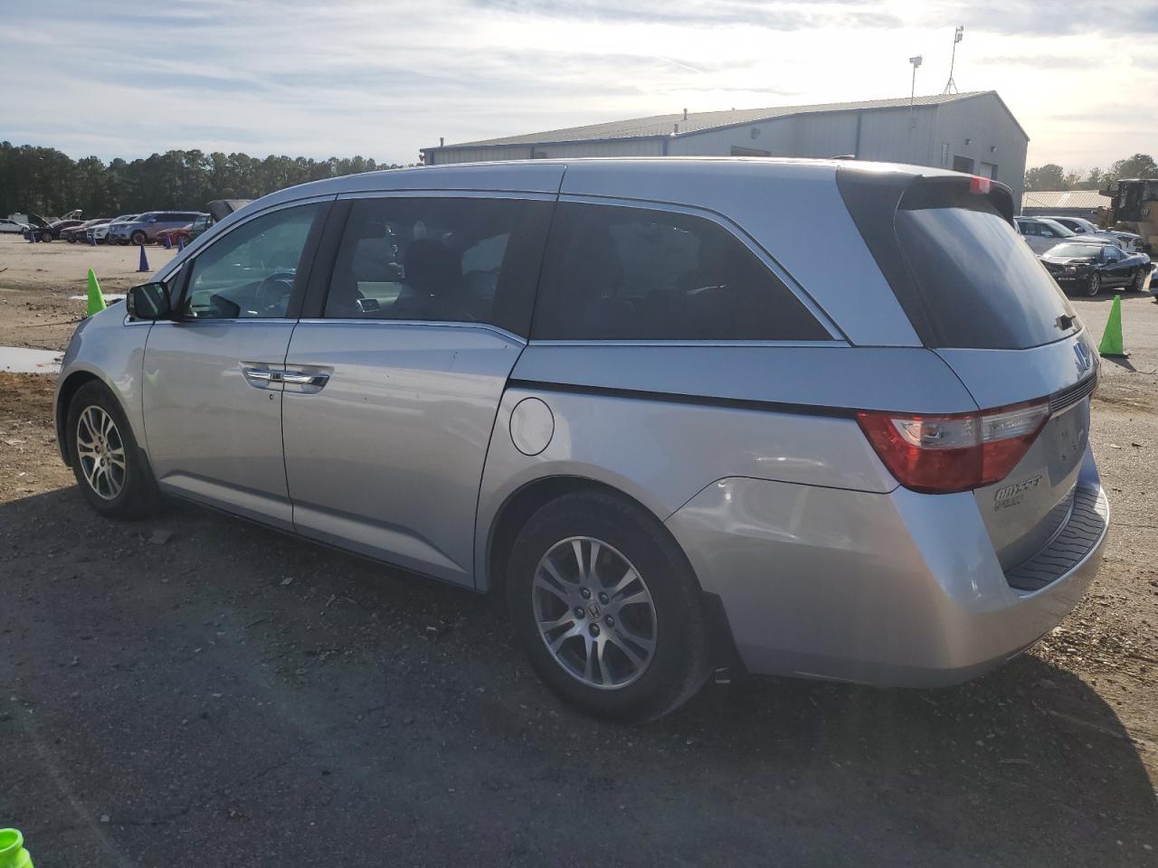 2013 Honda Odyssey Exl - Фото 2