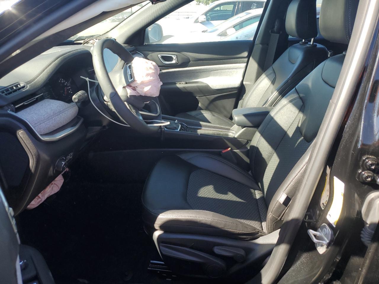 2025 Jeep Compass Latitude - Фото 7