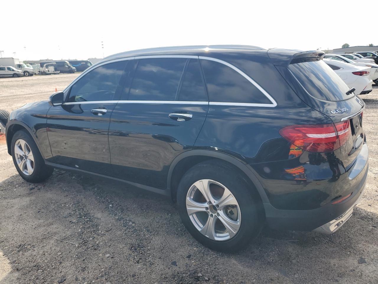 2018 Mercedes-Benz Glc 300 - Фото 2