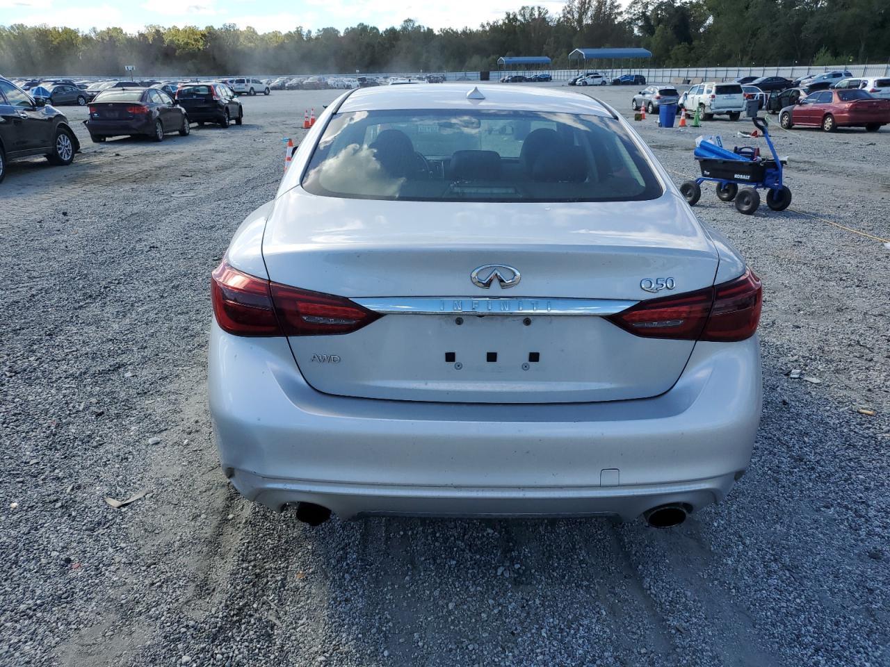 2018 Infiniti Q50 Luxe - Image 6