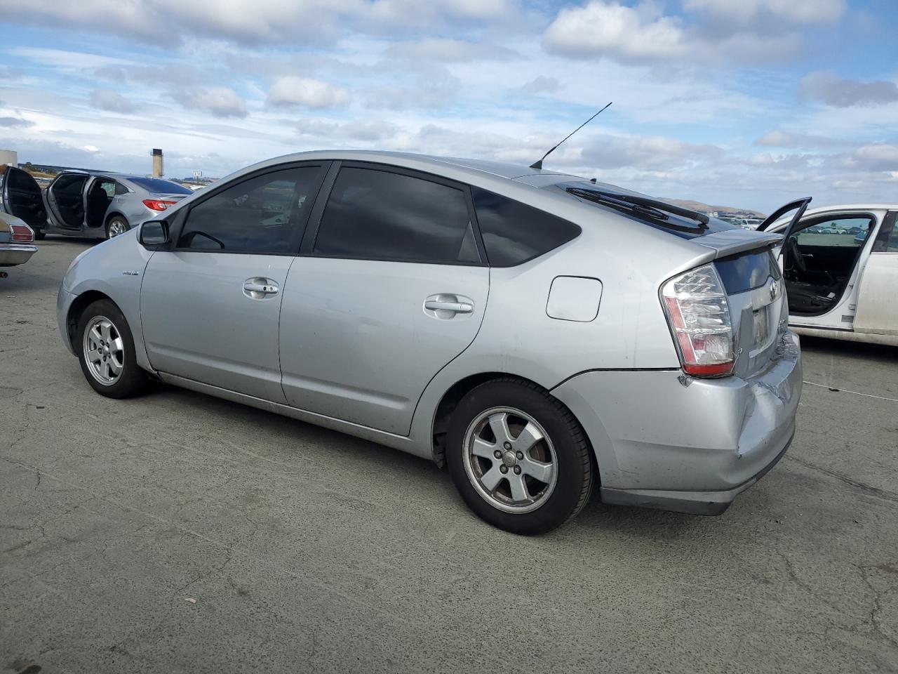 2006 Toyota Prius - Image 2
