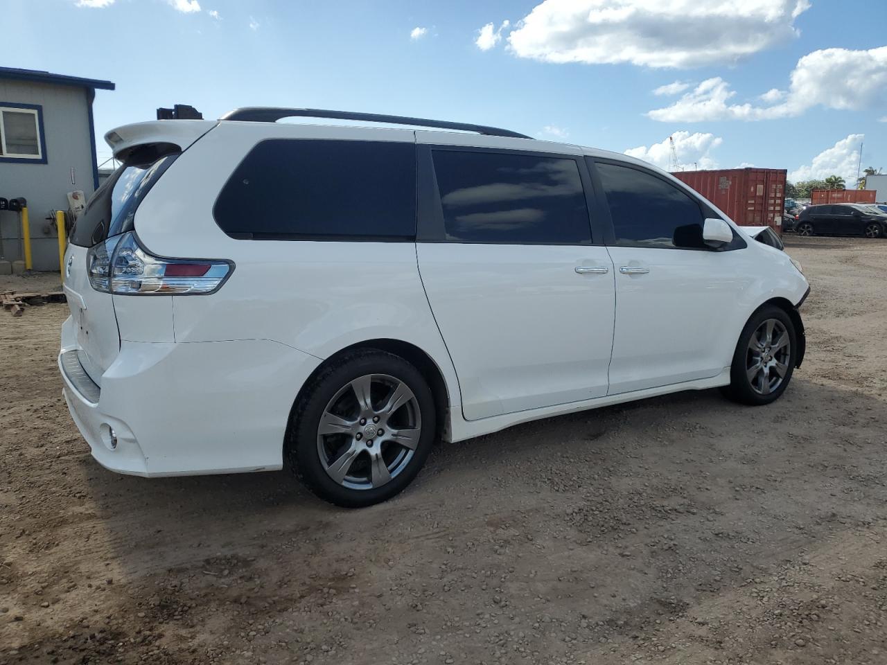 2017 Toyota Sienna Se - Image 3