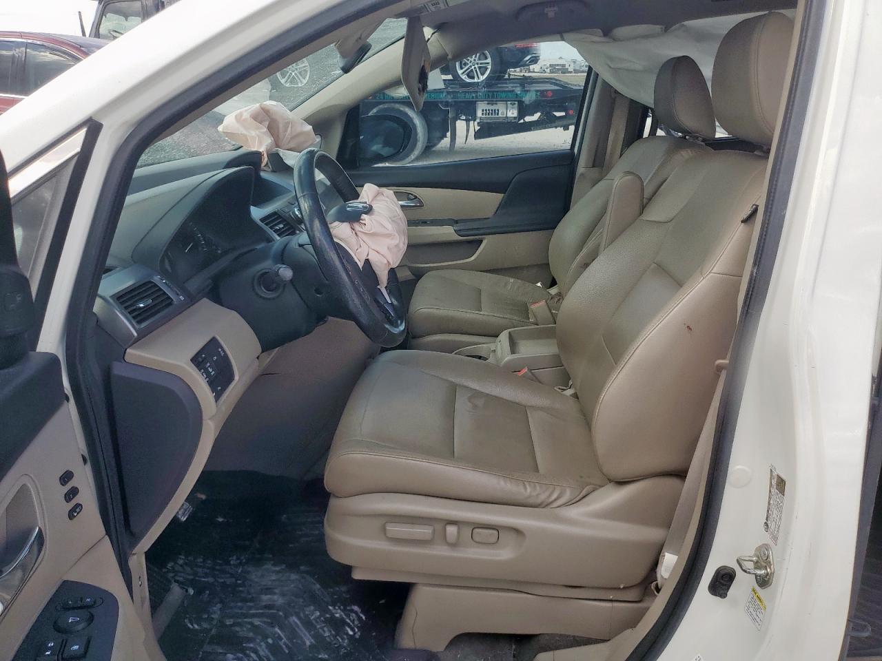 2016 Honda Odyssey Touring - Image 7