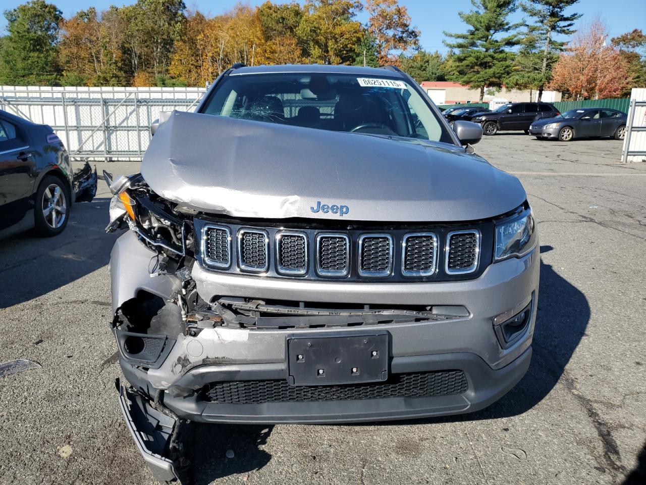 2018 Jeep Compass Latitude - Image 5