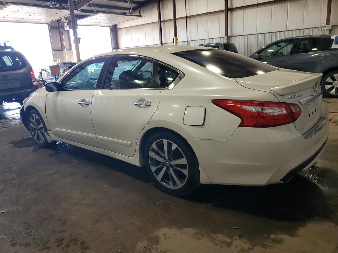 2016 Nissan Altima 2.5 - Image 2