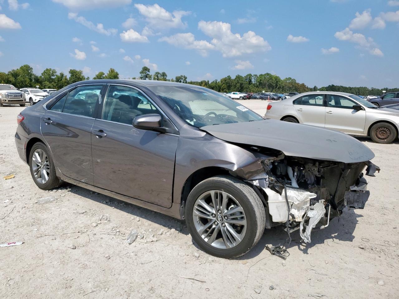 2017 Toyota Camry Le - Image 4