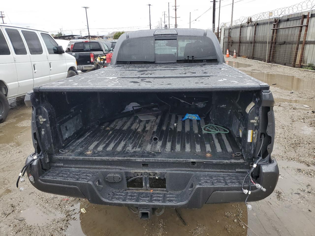 2017 Toyota Tacoma Double Cab - Фото 6