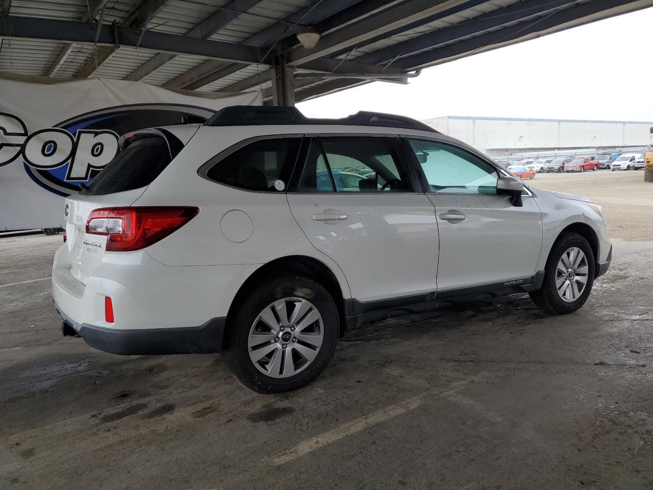 2016 Subaru Outback 2.5I Premium - Фото 3