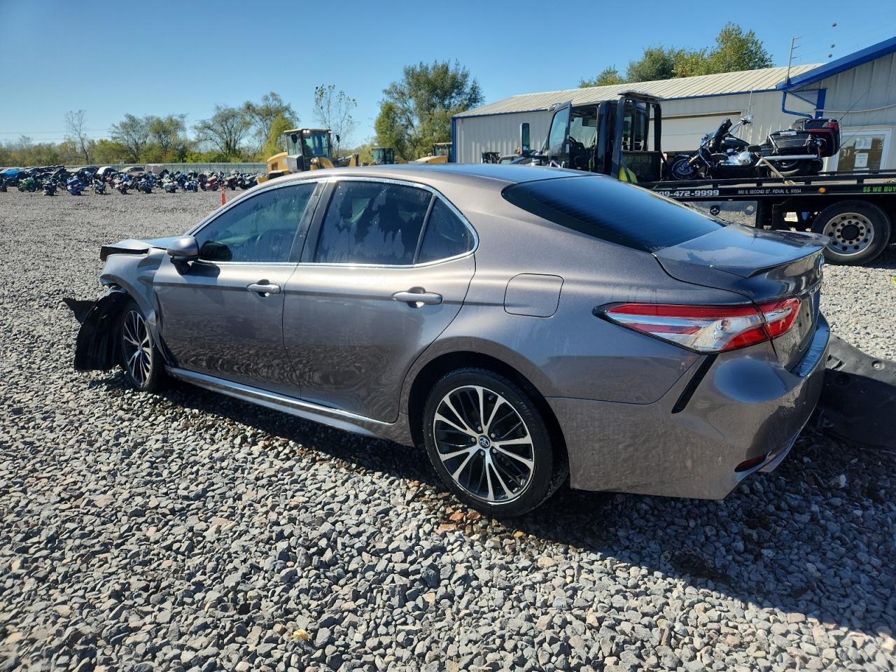 2018 Toyota Camry L - Фото 2