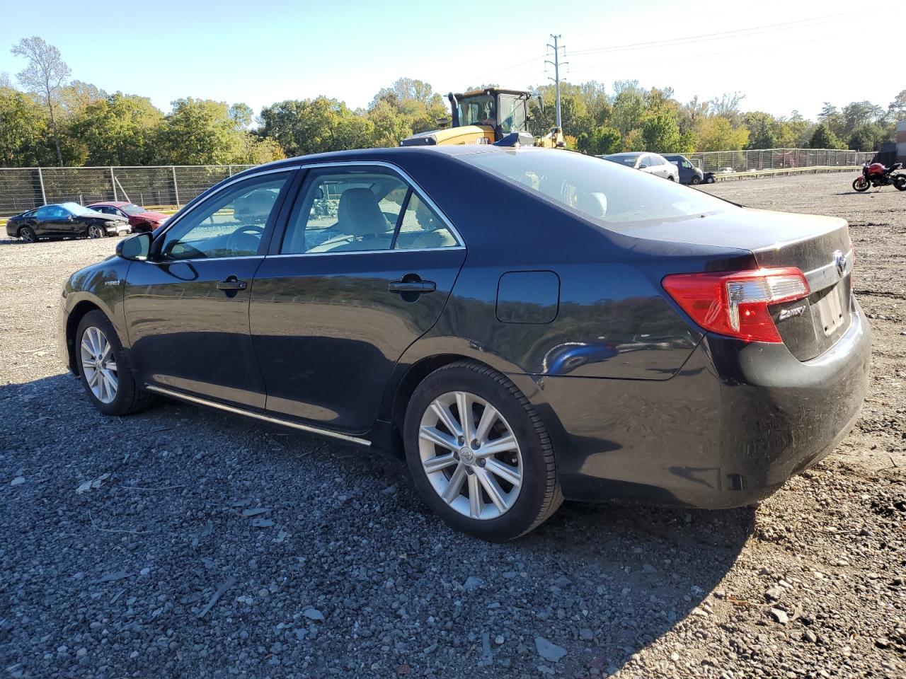 2012 Toyota Camry - Фото 2