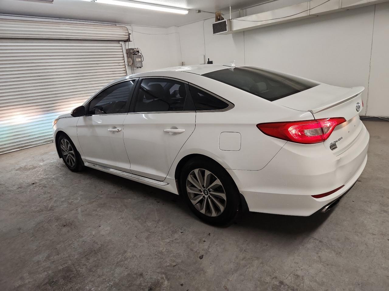 2016 Hyundai Sonata Sport - Фото 2