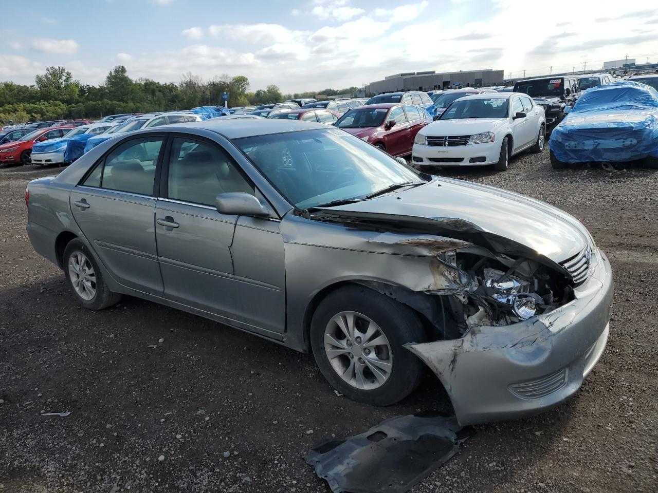 2005 Toyota Camry Le - Image 4