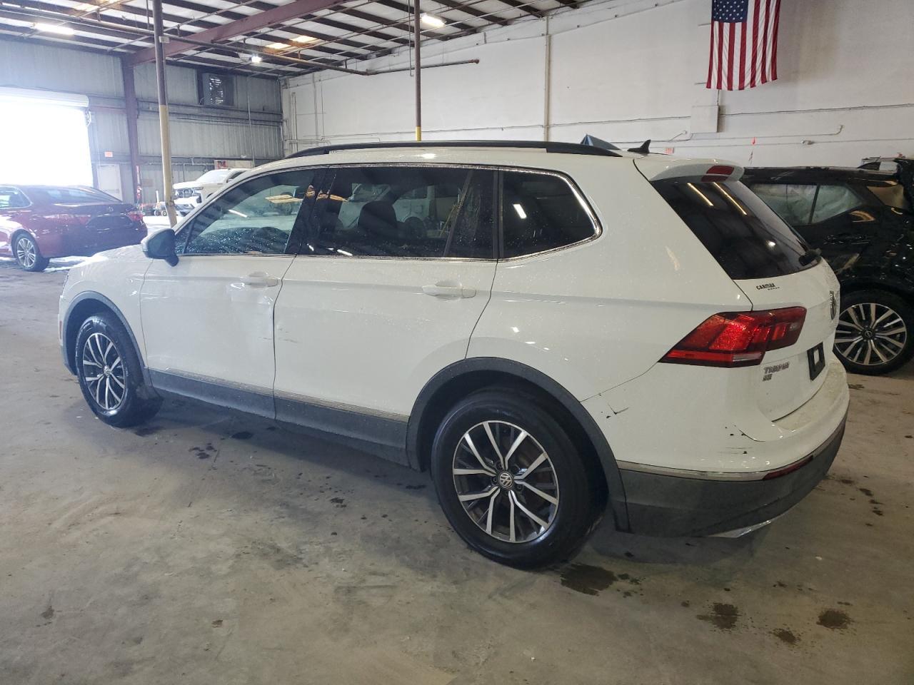 2018 Volkswagen Tiguan Se - Image 2