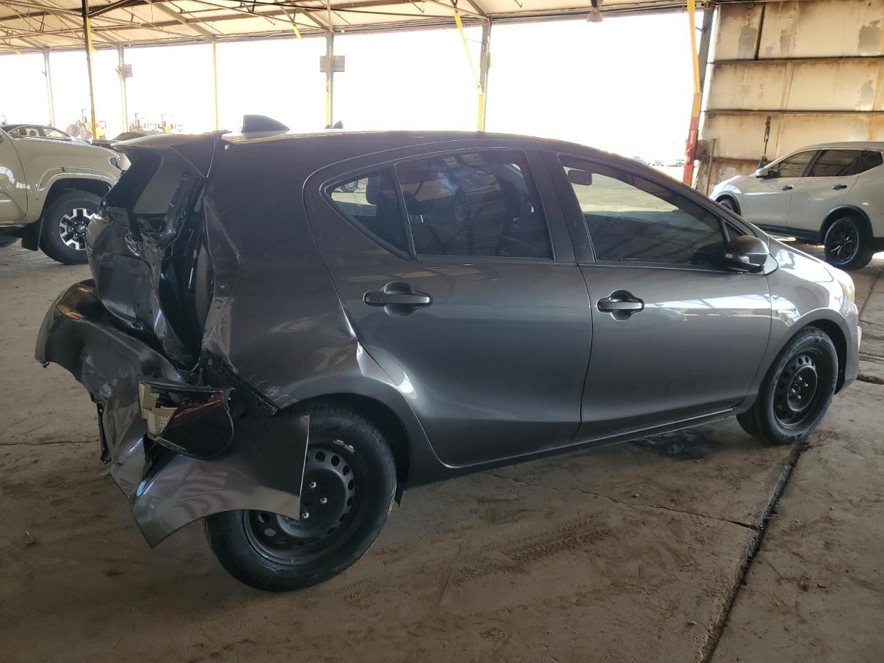 2015 Toyota Prius C - Фото 3