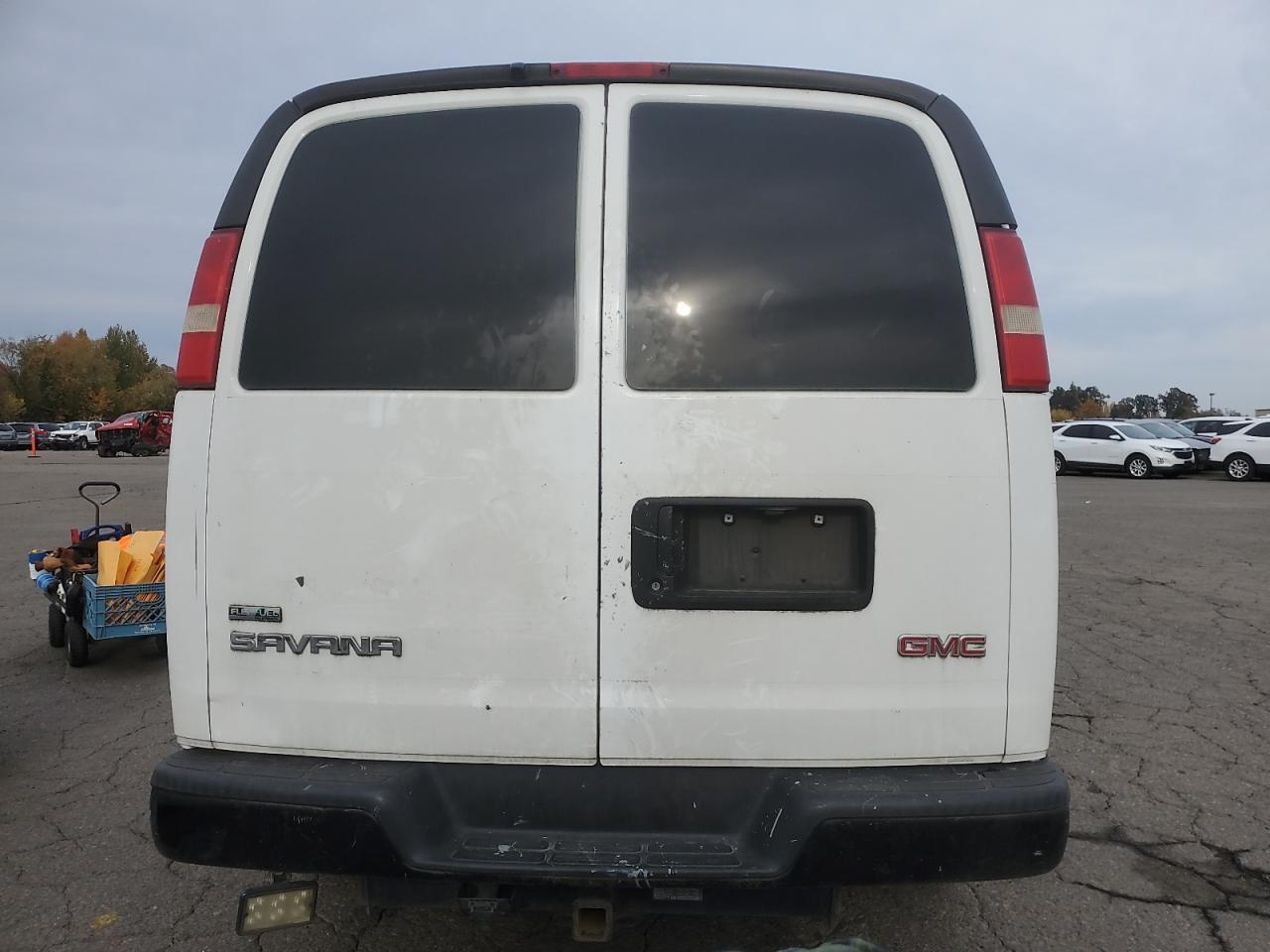 2010 GMC Savana G2500 - Фото 6