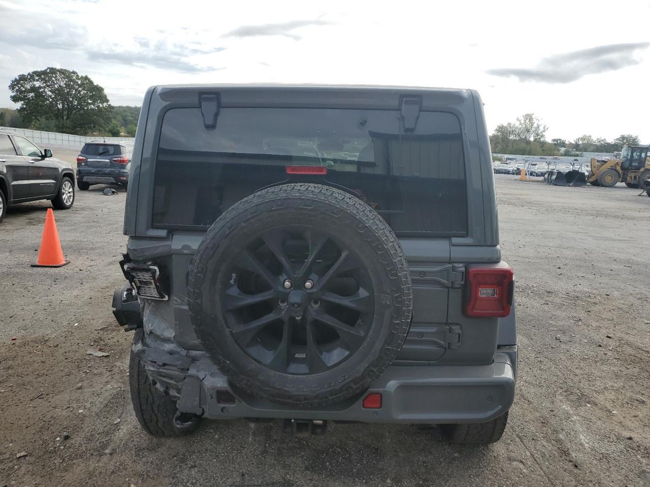 2022 Jeep Wrangler Unlimited Sahara - Фото 6