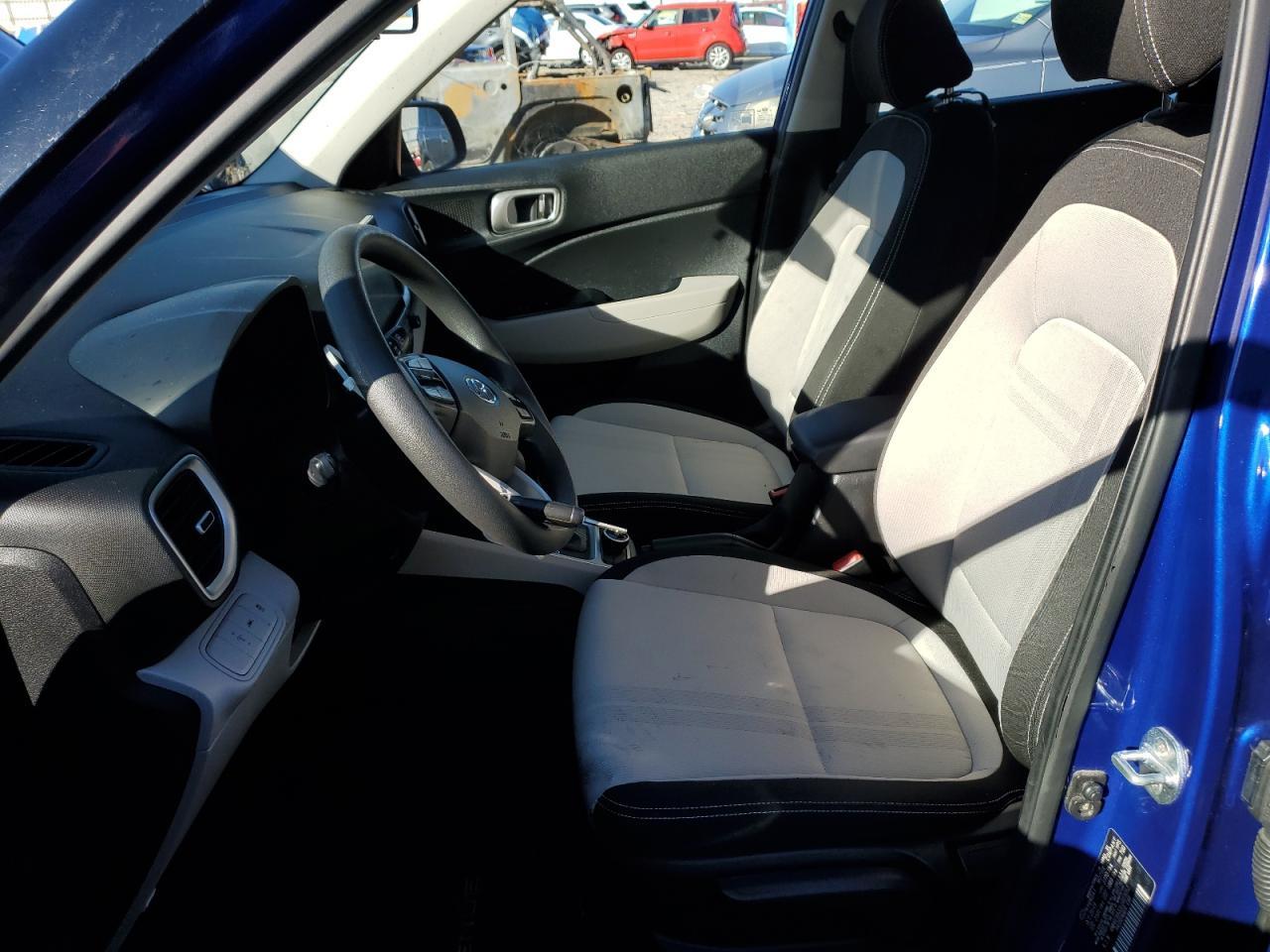 2020 Hyundai Venue Sel - Image 7