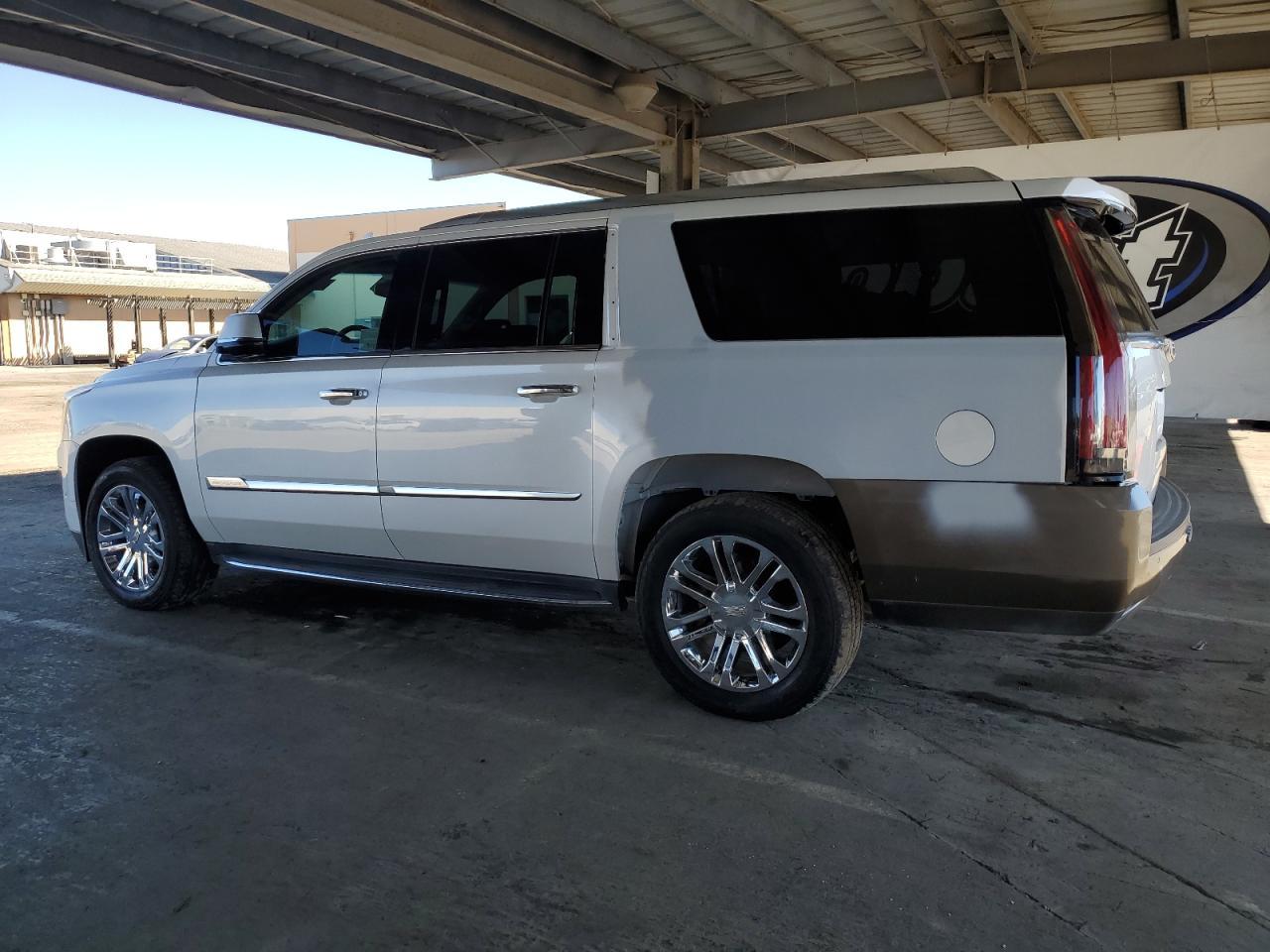 2018 Cadillac Escalade Esv - Фото 2